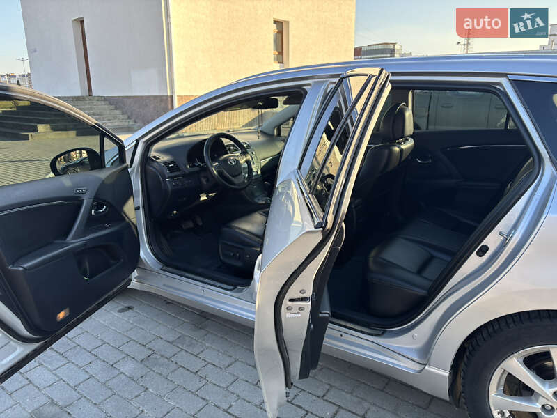 Универсал Toyota Avensis 2010 в Львове