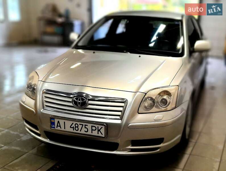 Седан Toyota Avensis 2004 в Броварах