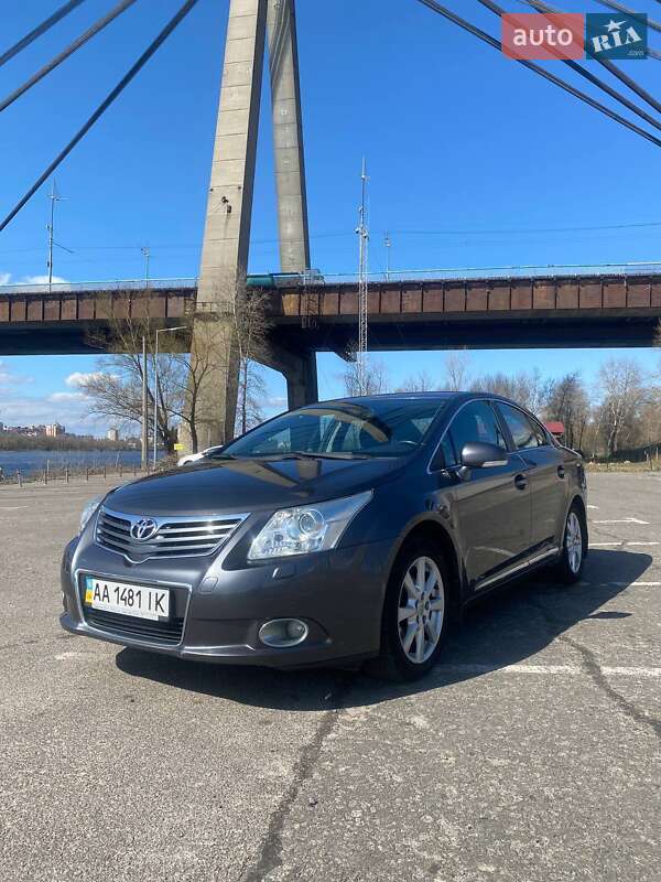 Седан Toyota Avensis 2009 в 