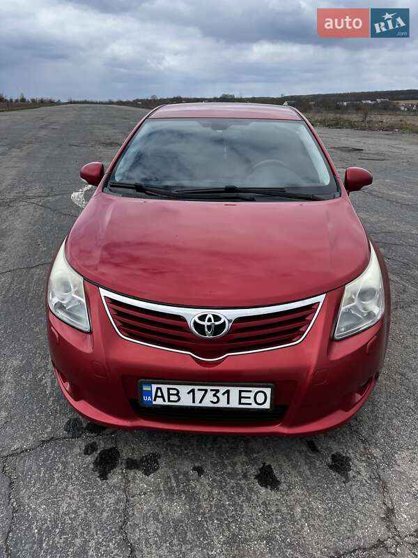 Седан Toyota Avensis 2010 в Виннице