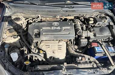 Седан Toyota Avensis 2003 в 