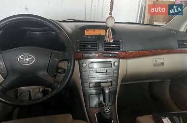 Седан Toyota Avensis 2003 в 