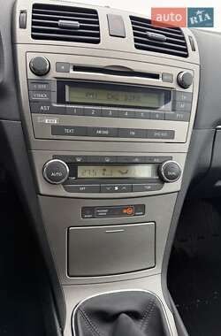 Седан Toyota Avensis 2011 в 