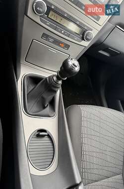 Седан Toyota Avensis 2011 в 