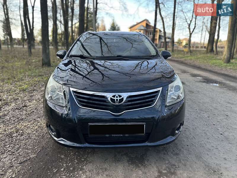 Универсал Toyota Avensis 2010 в Луцке