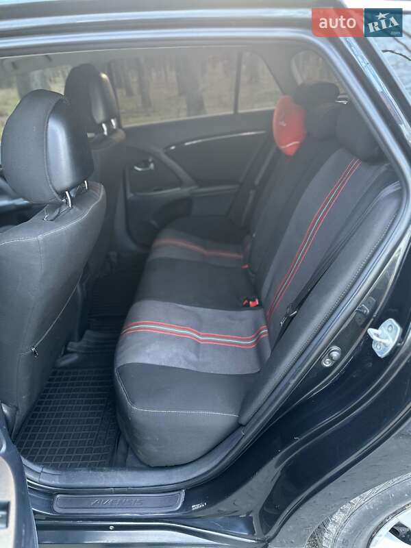 Универсал Toyota Avensis 2010 в Луцке