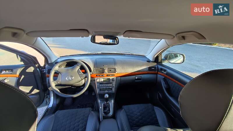Седан Toyota Avensis 2008 в Дубні