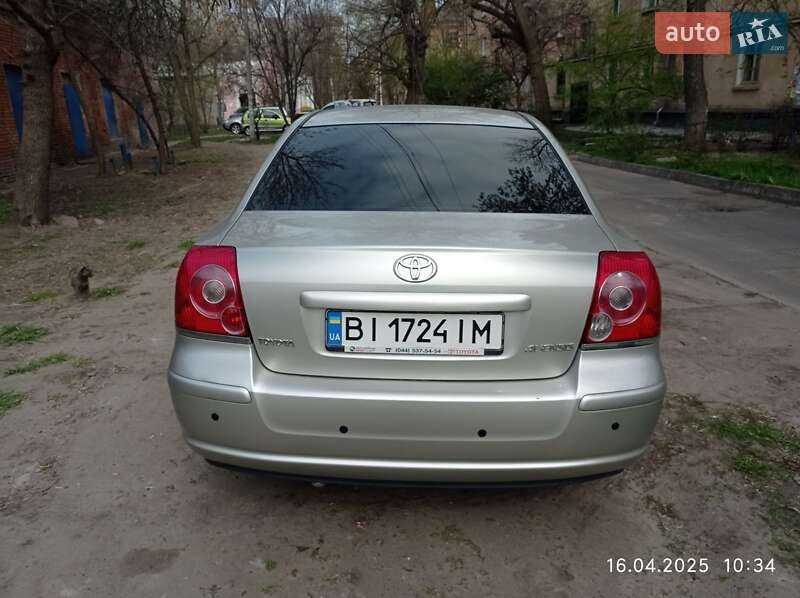 Седан Toyota Avensis 2008 в Кременчуге
