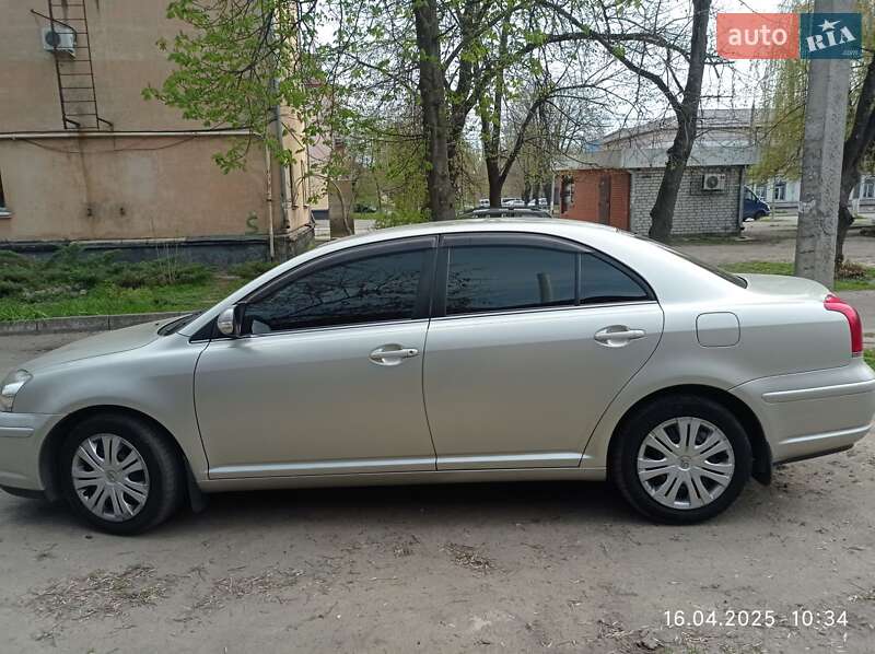 Седан Toyota Avensis 2008 в Кременчуге