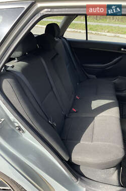 Універсал Toyota Avensis 2005 в 