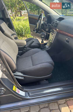 Седан Toyota Avensis 2006 в 