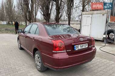 Седан Toyota Avensis 2004 в 
