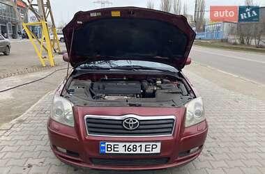 Седан Toyota Avensis 2004 в 