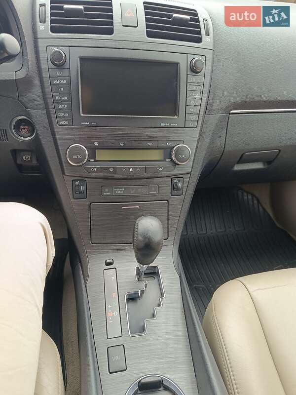 Універсал Toyota Avensis 2011 в Львові