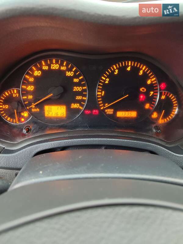Ліфтбек Toyota Avensis 2003 в Болехові
