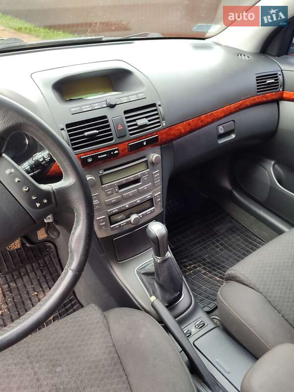 Ліфтбек Toyota Avensis 2003 в Болехові