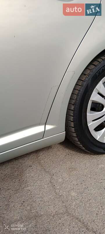 Універсал Toyota Avensis 2003 в Бару