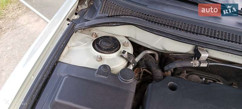 Універсал Toyota Avensis 2003 в Бару