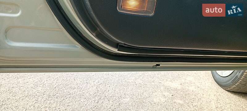 Універсал Toyota Avensis 2003 в Бару