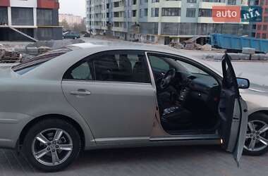 Седан Toyota Avensis 2005 в 