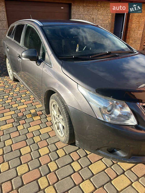 Универсал Toyota Avensis 2010 в Рожнятове