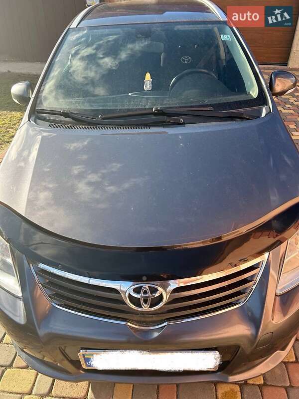 Универсал Toyota Avensis 2010 в Рожнятове