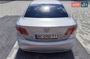 Седан Toyota Avensis 2010 в 