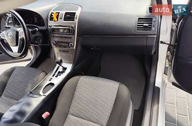 Седан Toyota Avensis 2010 в 