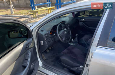 Седан Toyota Avensis 2004 в 