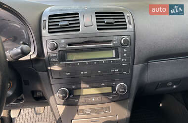 Седан Toyota Avensis 2009 в 