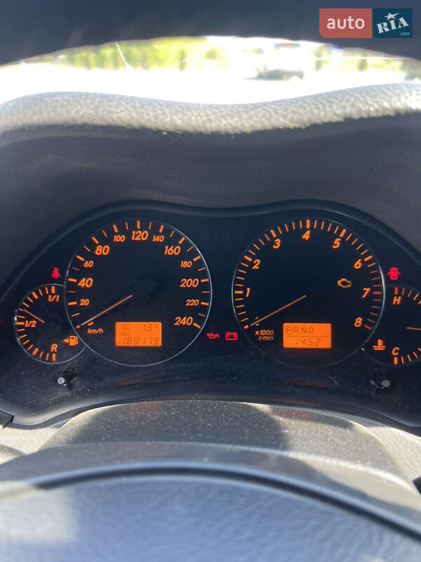 Седан Toyota Avensis 2004 в Виннице