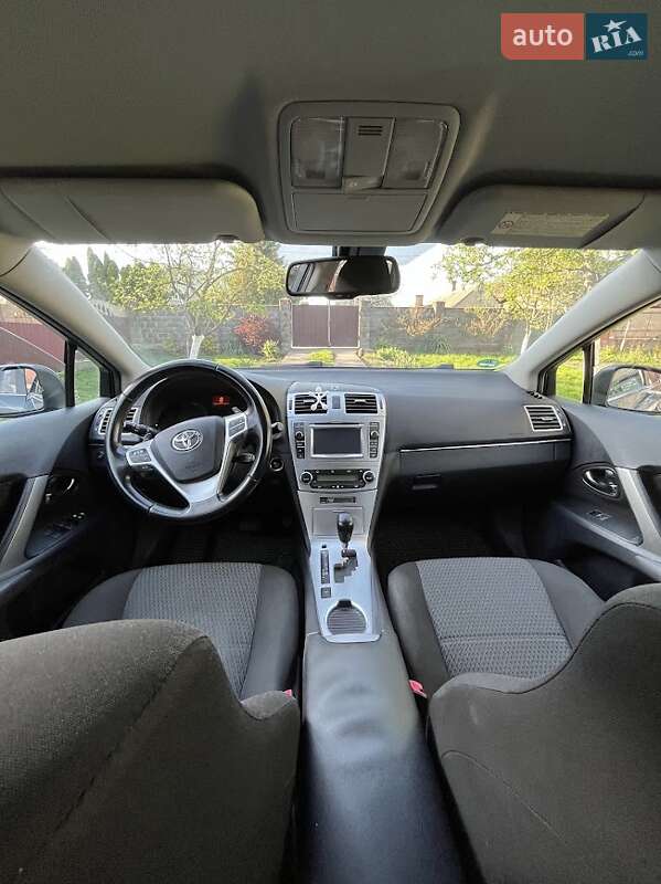 Універсал Toyota Avensis 2012 в Рівному