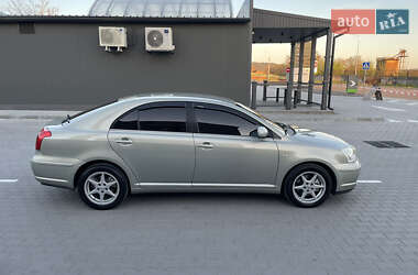 Ліфтбек Toyota Avensis 2004 в 