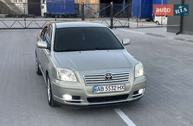 Ліфтбек Toyota Avensis 2004 в 