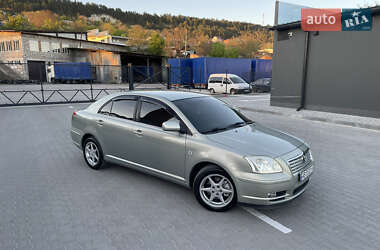 Ліфтбек Toyota Avensis 2004 в 