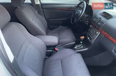 Ліфтбек Toyota Avensis 2004 в 