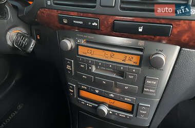 Ліфтбек Toyota Avensis 2004 в 