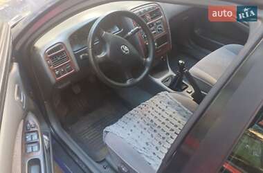 Седан Toyota Avensis 2000 в 