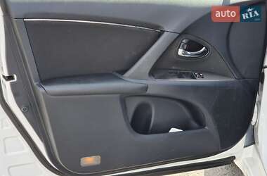 Седан Toyota Avensis 2011 в 