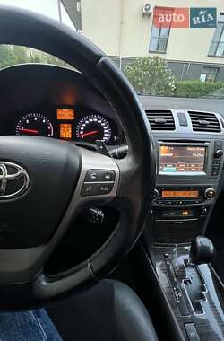 Універсал Toyota Avensis 2013 в 