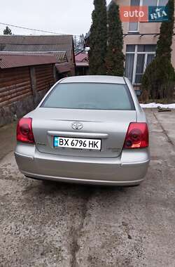Седан Toyota Avensis 2004 в 