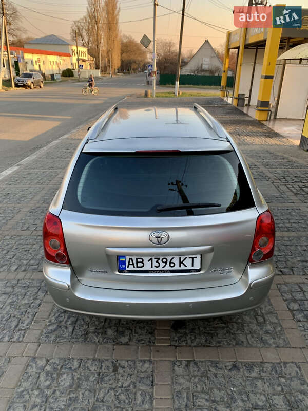 Универсал Toyota Avensis 2008 в Гайвороне