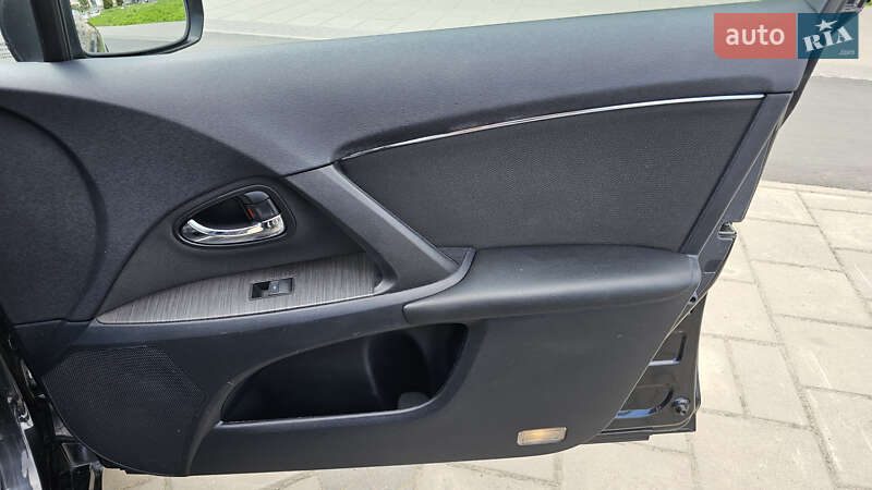 Универсал Toyota Avensis 2009 в Львове