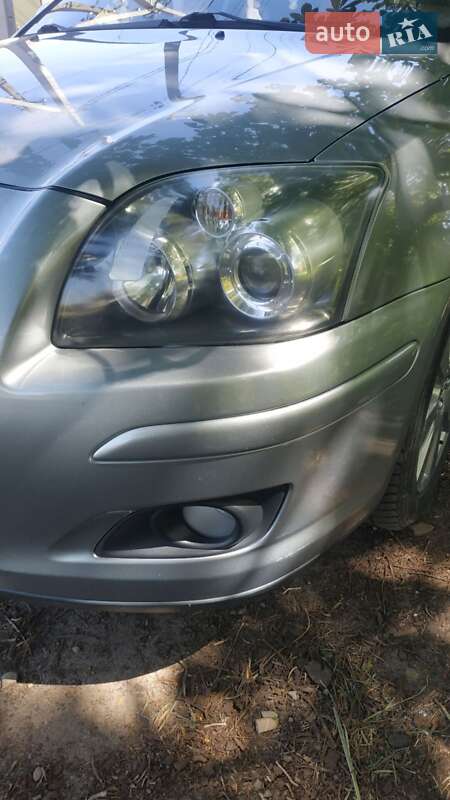 Універсал Toyota Avensis 2007 в Сокалі