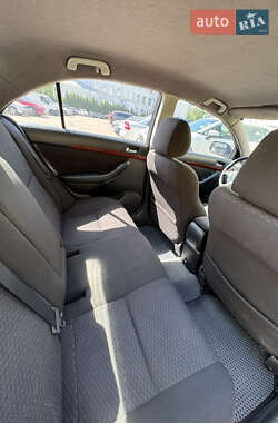 Седан Toyota Avensis 2005 в 