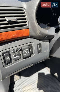 Седан Toyota Avensis 2005 в 