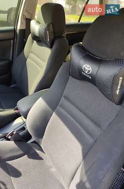 Універсал Toyota Avensis 2005 в 