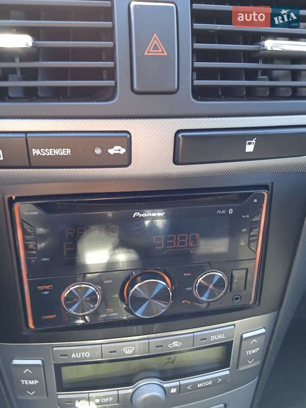 Универсал Toyota Avensis 2006 в Ужгороде