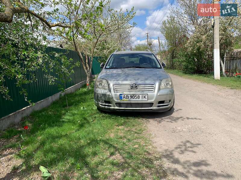 Универсал Toyota Avensis 2003 в 