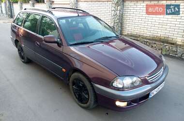 Универсал Toyota Avensis 1999 в 